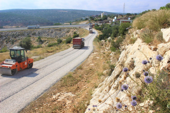 Büyükşehir, Silifke’de 3 bin 700 metrelik yol